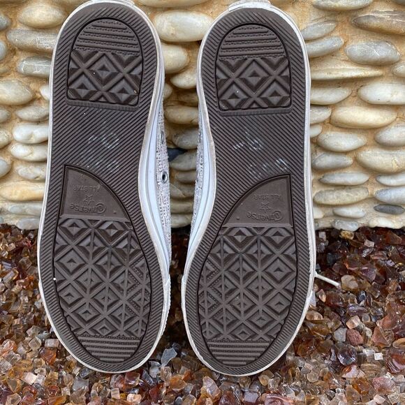 CONVERSE TENNIS/SNEAKER SHOES. Sz 7 Cream color w/maroon/silver weave. EUC. - Picture 3 of 7